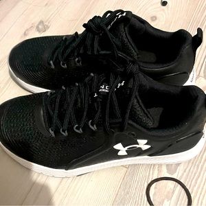 UNDER ARMOUR mens 8 Charged Commit TR3 black white athletic shoes NEW in box
